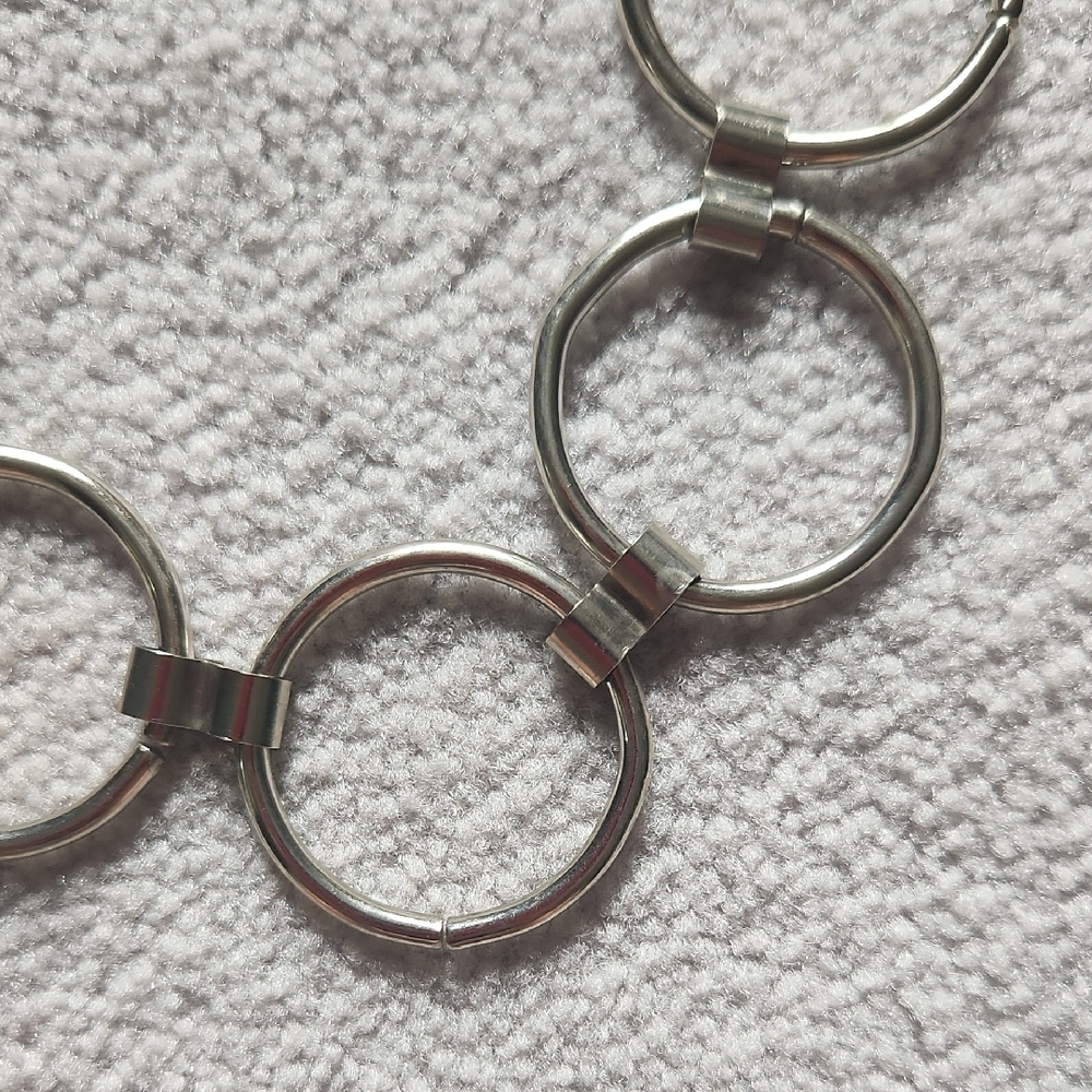 Loop Link Belt - Picture 2 of 3